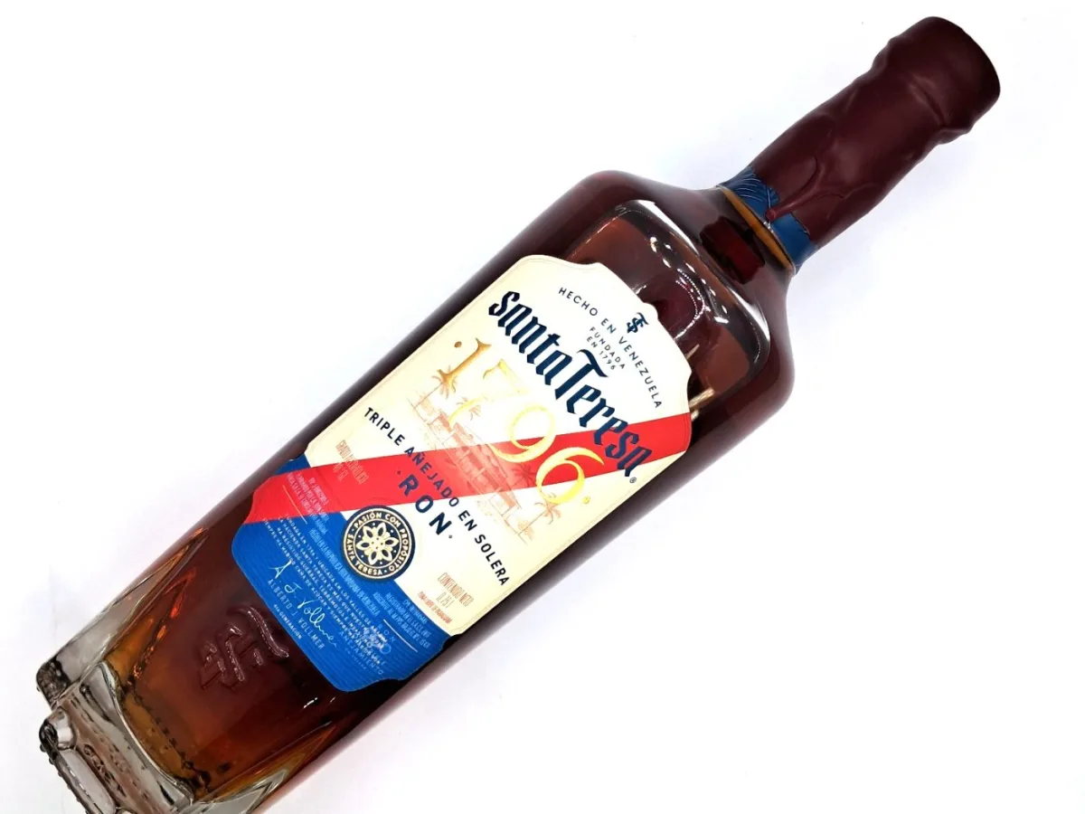 Santa Tereza 1796 Ron Triple Añejado en Solera 0.75 Lt