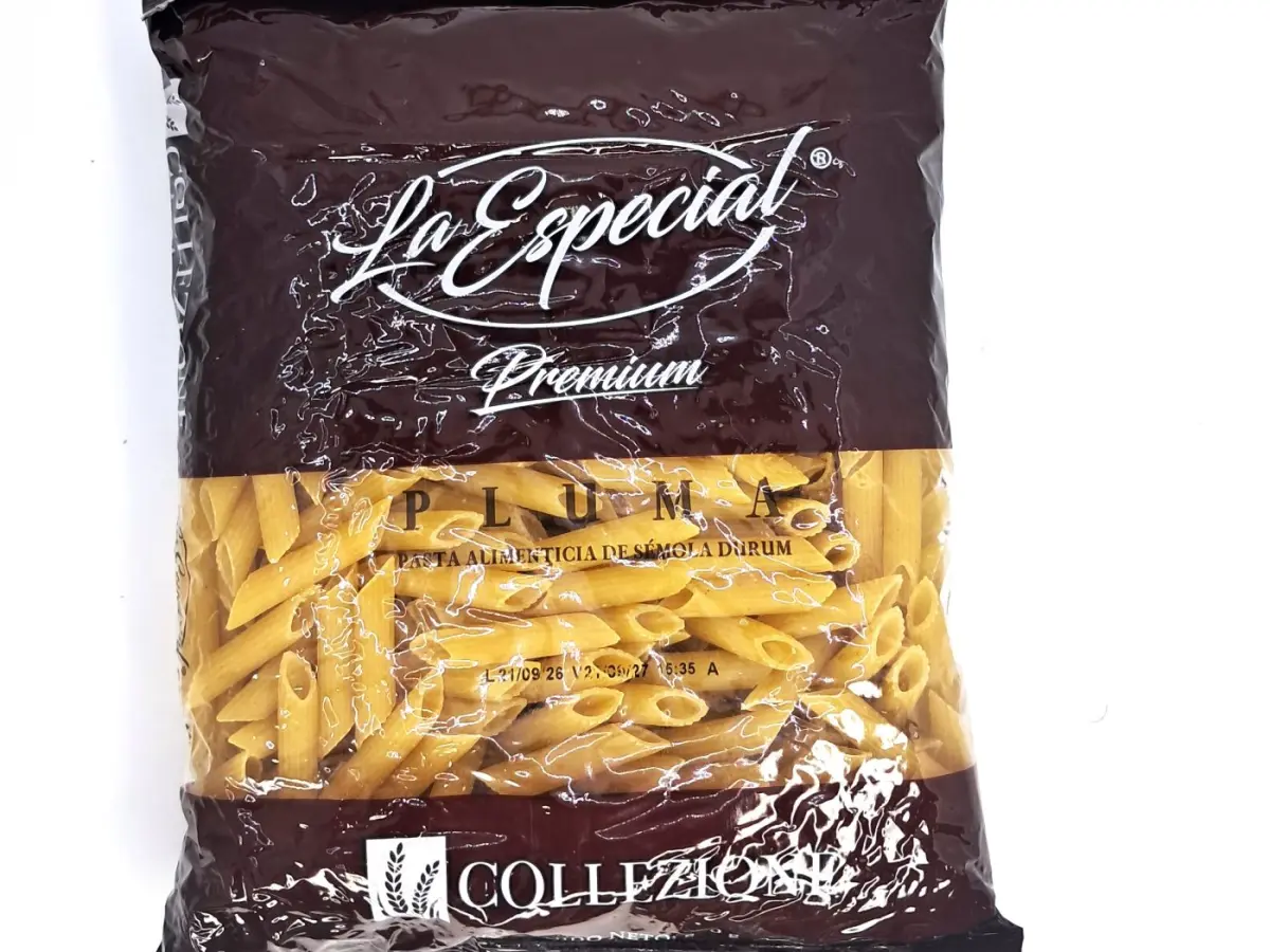 Pasta Pluma la Especial 500gr X Und